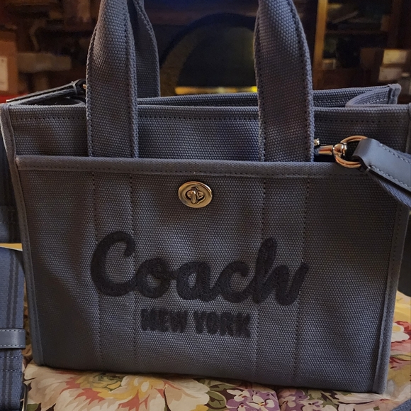 New Coach Canvas Tote 26 2025 - Picture 2 of 9